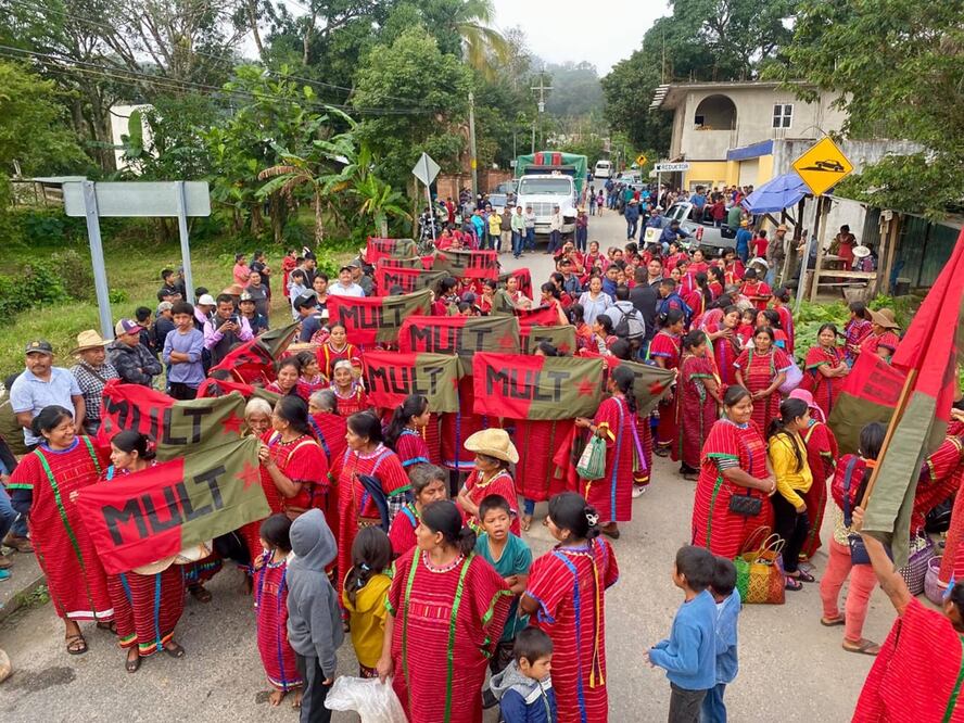 Piden a la fiscalía de Oaxaca investigar de forma imparcial asesinato de 2 mujeres triquis y proteger a su familia