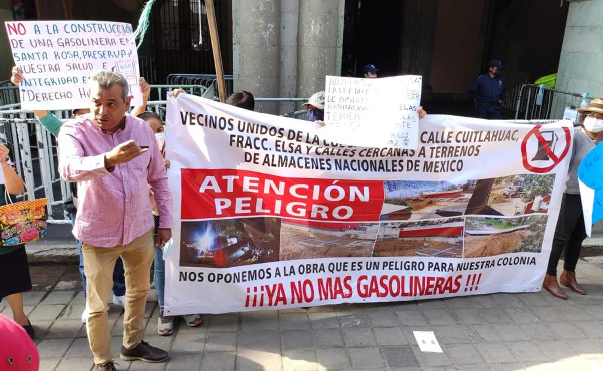 Exigen a edil de la ciudad de Oaxaca cancelar construcción de gasolinera; no cuenta con licencia de construcción. Fotos: Mario Arturo Martínez