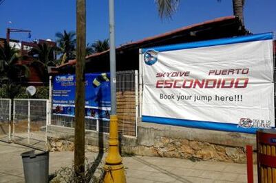 Empresa culpa a paracaidista ruso de accidente en Puerto Escondido