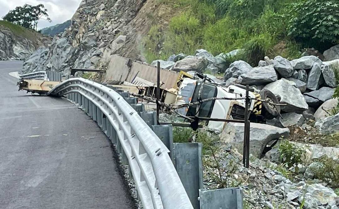 Ante accidentes y deslaves, llaman a no usar carretera a la Costa de Oaxaca; sigue inconclusa. Foto: Especial