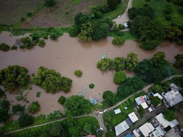 Alerta en Ixhuatán, comunidad del Istmo de Oaxaca, tras aumento de nivel del Río Ostuta por lluvias