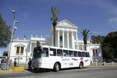 Don Antonio llegó de Pochutla al Hospital Civil… y lo halló cerrado
