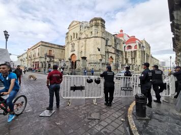 Implementa Policía Municipal operativo para impedir  ingreso de ambulantes al zócalo y la Alameda