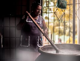 El mole triste, el platillo para despedir a los difuntos en Oaxaca