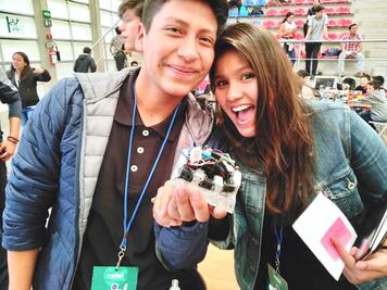 Jóvenes oaxaqueños buscan fondos para asistir a concurso internacional de robótica en China