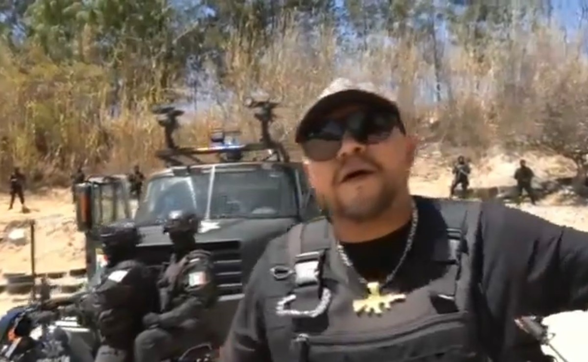 Destituyen a comisionado de la Policía Estatal de Oaxaca por corrido donde se usan armas y patrullas oficiales. Foto: Captura de video