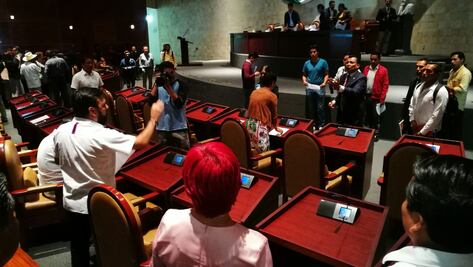Diputados de Morena y PRI se enfrascan a palabras al término de sesión