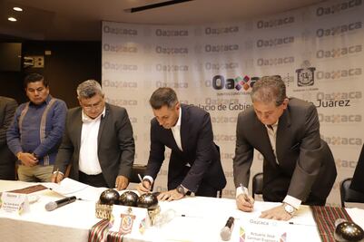 Logra sindicato de burócratas aumento global del 7.8%