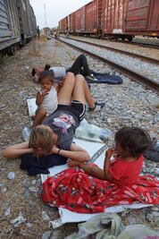 De hermana a madre por la migración