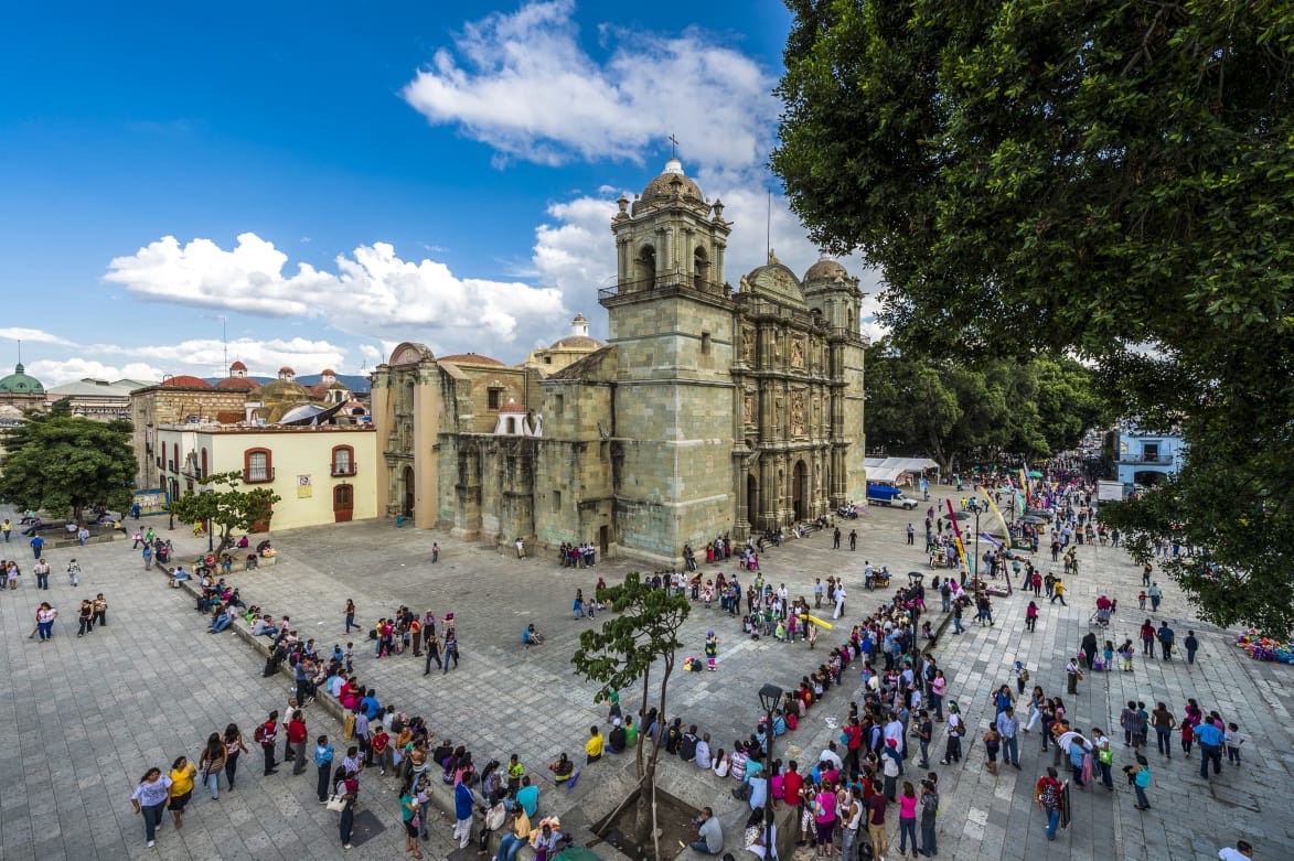 Espera Oaxaca más de 56 mil visitantes y derrame de 239 mdp por puente de la Revolución