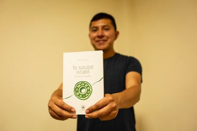 Presentan en Oaxaca “Te sututet ixtabil (El giro de la pelota)”, libro escrito en tseltal y español