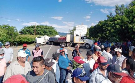 Protestas y 3 bloqueos carreteros estrangulan al Istmo: no hay paso a Oaxaca, Chiapas, ni Veracruz