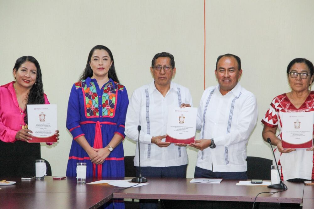 Envía gobernador de Oaxaca al Congreso el Paquete Económico para el Ejercicio Fiscal 2024. Foto: Especial