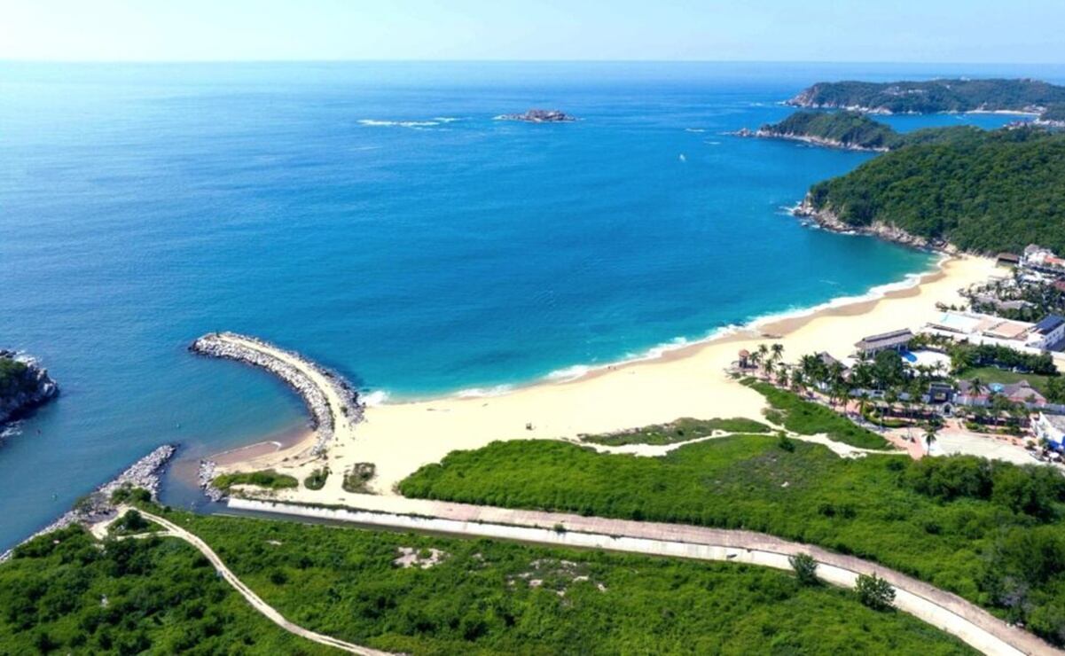 Bahías de Huatulco, Oaxaca. Foto: Secretaría de Turismo de Oaxaca
