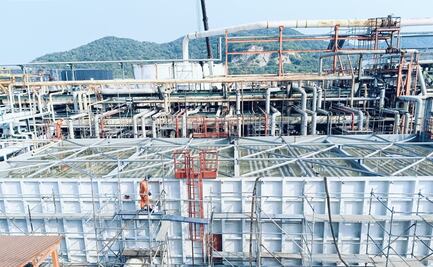 Advierten retrasos en reparaciones y servicios en la refinería de Salina Cruz, Oaxaca, por adeudos de Pemex