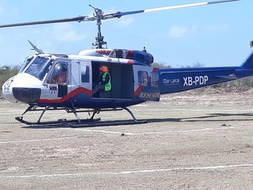 Se suma helicóptero a búsqueda de dos pescadores, tras 5 días desaparecidos en el mar