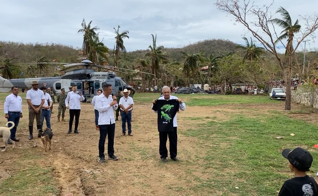 AMLO llega en helicóptero a Mazunte; tras Agatha, asegura a ...