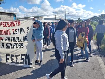 Detienen a unas 50 normalistas de la Mixteca; pretendían tomar caseta de Huitzo
