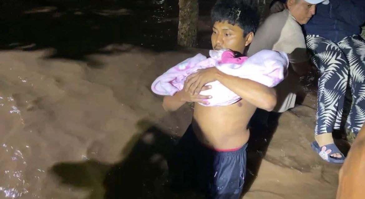 Los habitantes tuvieron que salir de sus casas en la madrugada