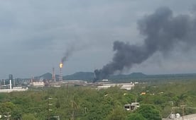 Causa alarma columna de humo en la refinería de Salina Cruz, Oaxaca; "es proceso natural", asegura Pemex