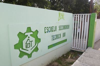 Inician clases en secundaria de La Experimental con conflicto entre profesores