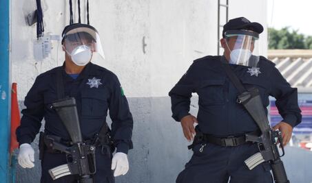 Con miedo por contagiar a su familia, así enfrentan policías de la capital la pandemia de Covid-19