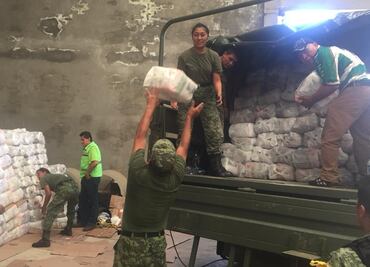 Establecen puente aéreo para llevar víveres a zona Mixe