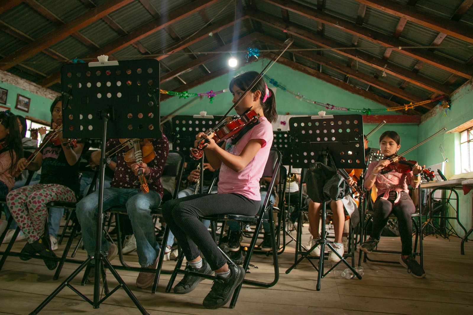 Con renacer de orquesta, infancia de Talea de Castro reclama  en Oaxaca su derecho a la identidad. Fotos: Juana García