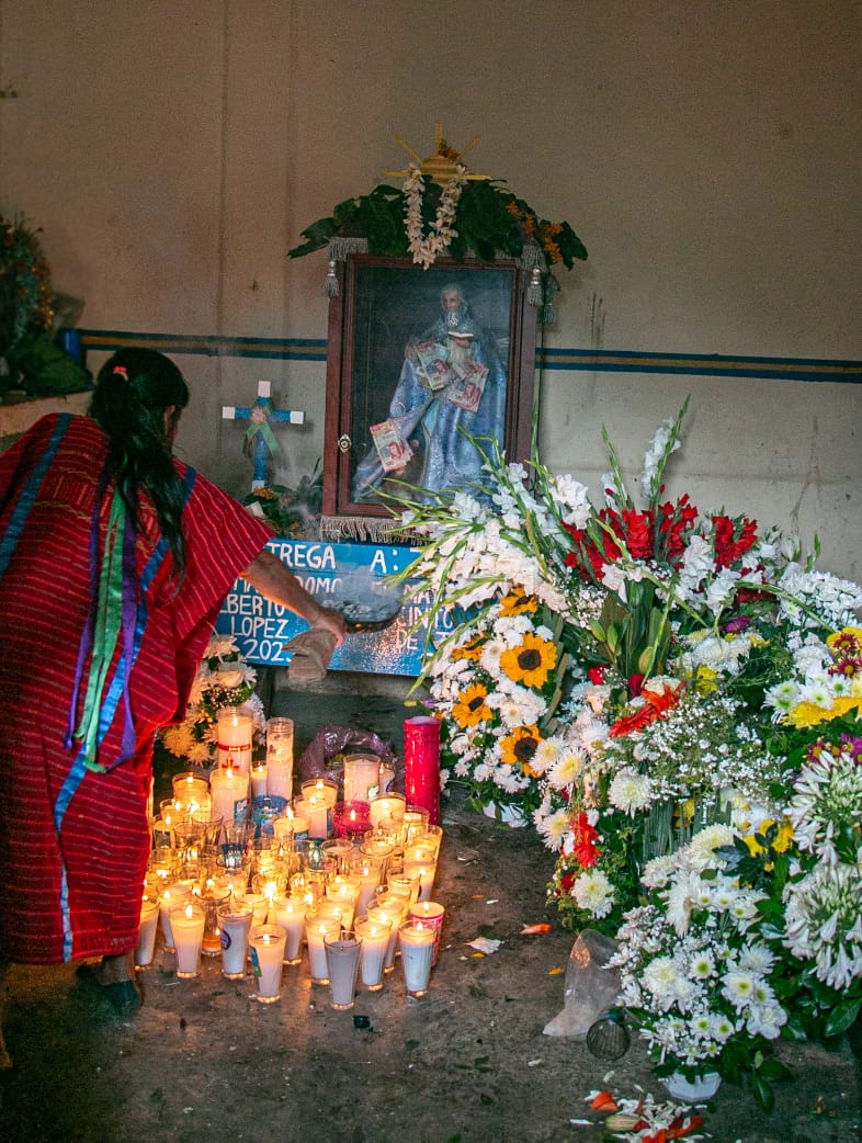 Las ofrendas se colocan en la Casa de la Lluvia
