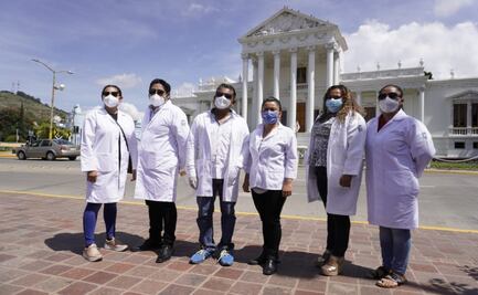 Médicos rurales exigen trabajo; hay 60 desempleados mientras pasantes ocupan plazas, acusan