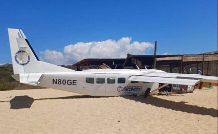 Se desploma avioneta de paracaidismo en playa de Puerto Escondido; hay un muerto y 5 heridos