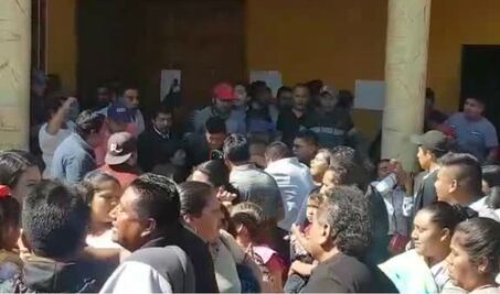 Violencia y corrupción tensan elecciones por usos y costumbres en tres municipios