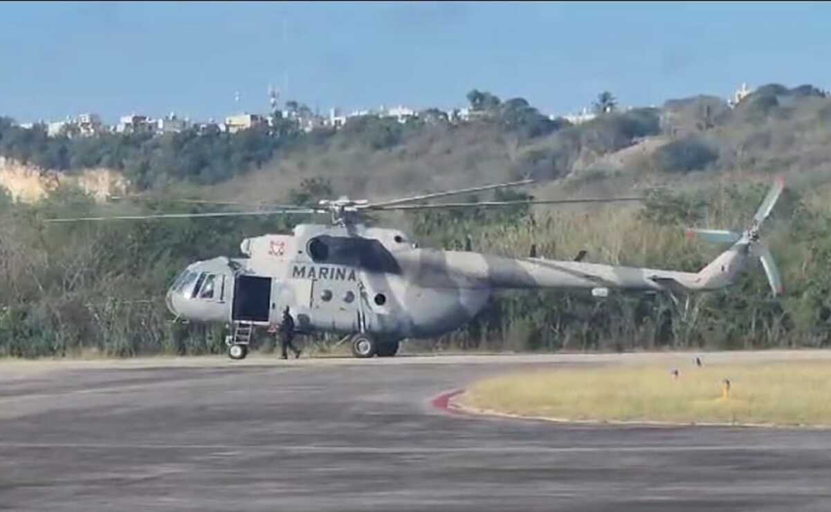 Envía Marina helicóptero para combatir incendios que devoran bosques en los Valles de Oaxaca. Foto: Captura de video