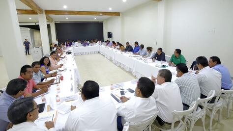 Instalan mesa para atender pliego petitorio del sindicato de trabajadores de los Poderes del Estado