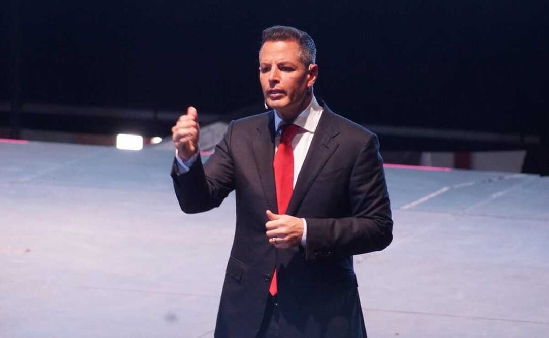 Al grito de “¡Presidente!”, arropan a Murat durante mensaje por Sexto Informe de Gobierno en Oaxaca. Fotos: Edwin Hernández