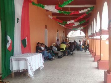 Persiste “toma” de palacio en Yucuita; exigen destituir al Cabildo