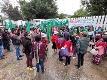 Normalistas, colonos y campesinos asfixian capital de Oaxaca con protestas