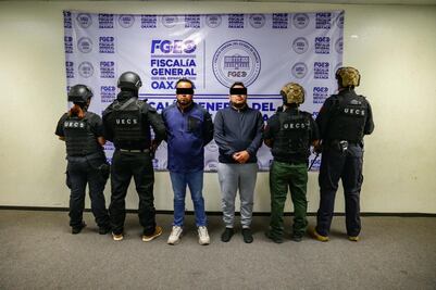 Por presunto fraude superior a los 15 mdp, detienen a ex gerente y gerente de agencia de autos en Oaxaca