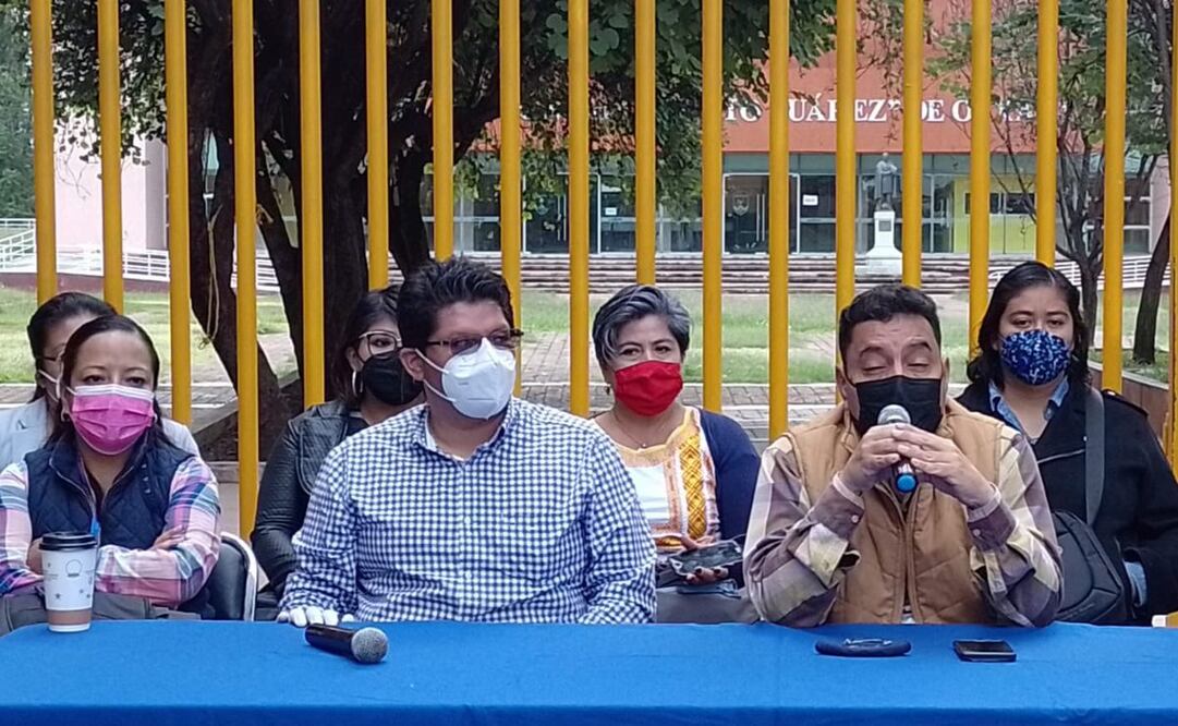 Sindicalizados del STEUABJO exige pago de 12 mdp en bonos al gobierno de Oaxaca; advierte bloqueos
