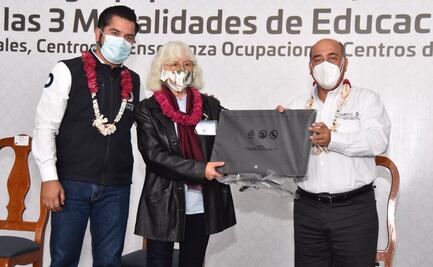 Con 5 mdp, equipa IEEPO centros educativos para adultos de comunidades rurales en Ejutla