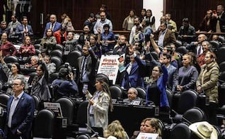 Diputados y senadores se dan Navidad de 208 mdp para aguinaldos