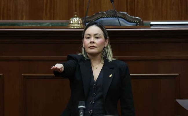 Nombran a Yeraldine Bonilla Valverde gobernadora interina de Sinaloa; rinde protesta en el Congreso estatal