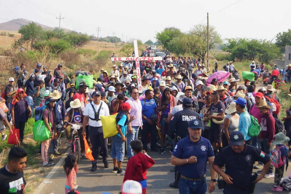 Pueblos de los Valles Centrales de Oaxaca rechazan ingreso de 300 extranjeros del Viacrucis del Migrante. Foto: Edwin Hernández