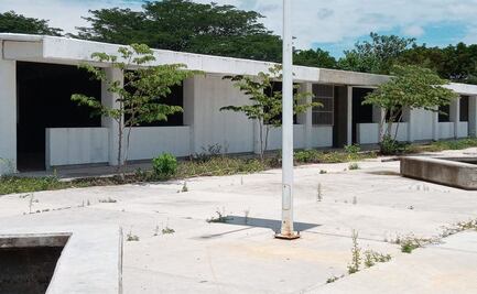 En Oaxaca, vuelven estudiantes a más de mil escuelas aún sin reconstruir; no hay recursos para obras, acusan
