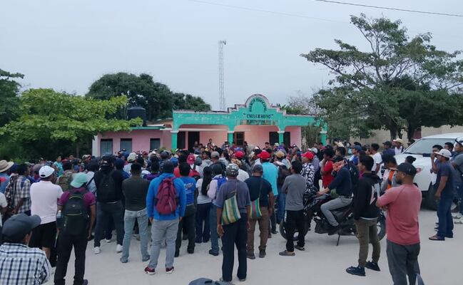 Comunidad de Chivixhuyo, Oaxaca ordena a sus autoridades buscar apoyo para exigir obras públicas; el pueblo sufre escasez de agua  