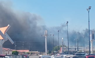 Tres incendios en Salina Cruz movilizan a bomberos y vecinos; fuego arrasa con pastizales  