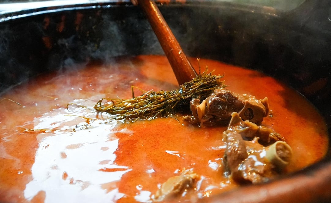 Disfruta del festival más esperado del otoño en Oaxaca: mole de caderas, tradición mixteca, matanza ritual y cocina ancestral. Foto: Secretaría de Turismo del Estado de Oaxaca.