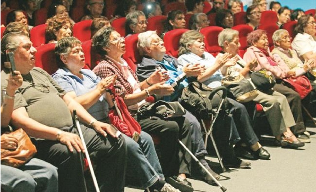 Urge Coneval a crear un sistema de apoyo universal para adultos mayores