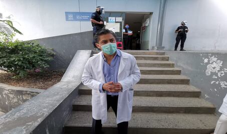 Trabajadores del ISSSTE exigen la renuncia del director del Hospital Presidente Juárez, por crisis de Covid