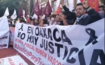 Con mitin en la Fiscalía, Sección 22 pide presentación con vida de hijo de profesora desaparecido